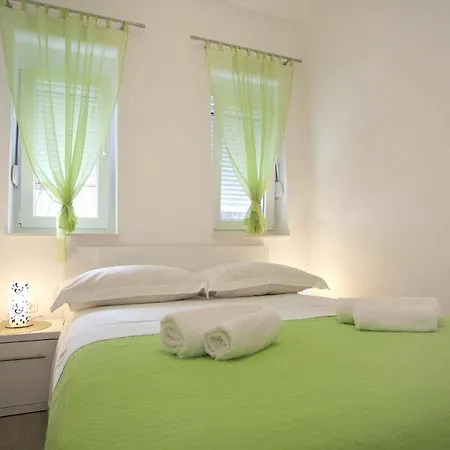 Apartment 10304c Duce