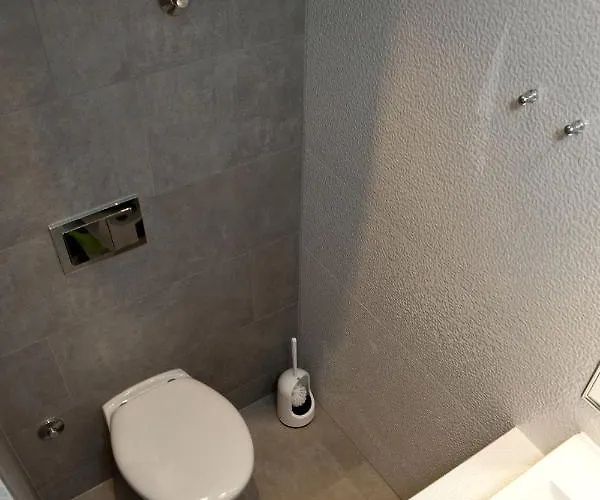 Apartment 10304c